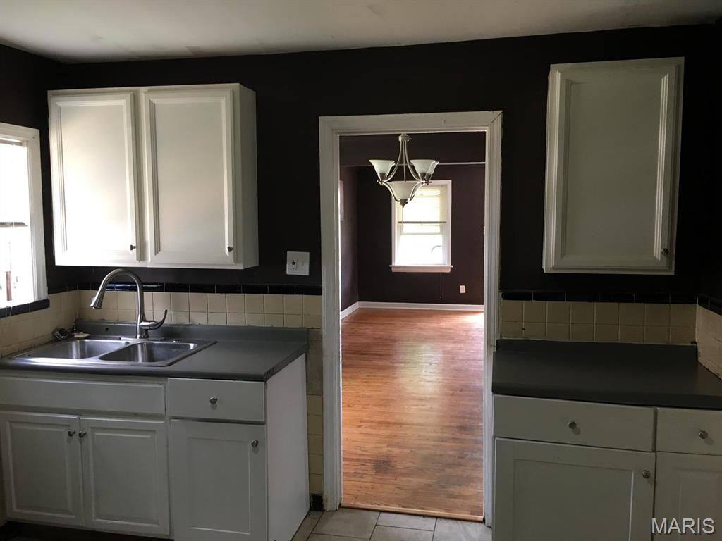 1155 Watts Avenue photo 9
