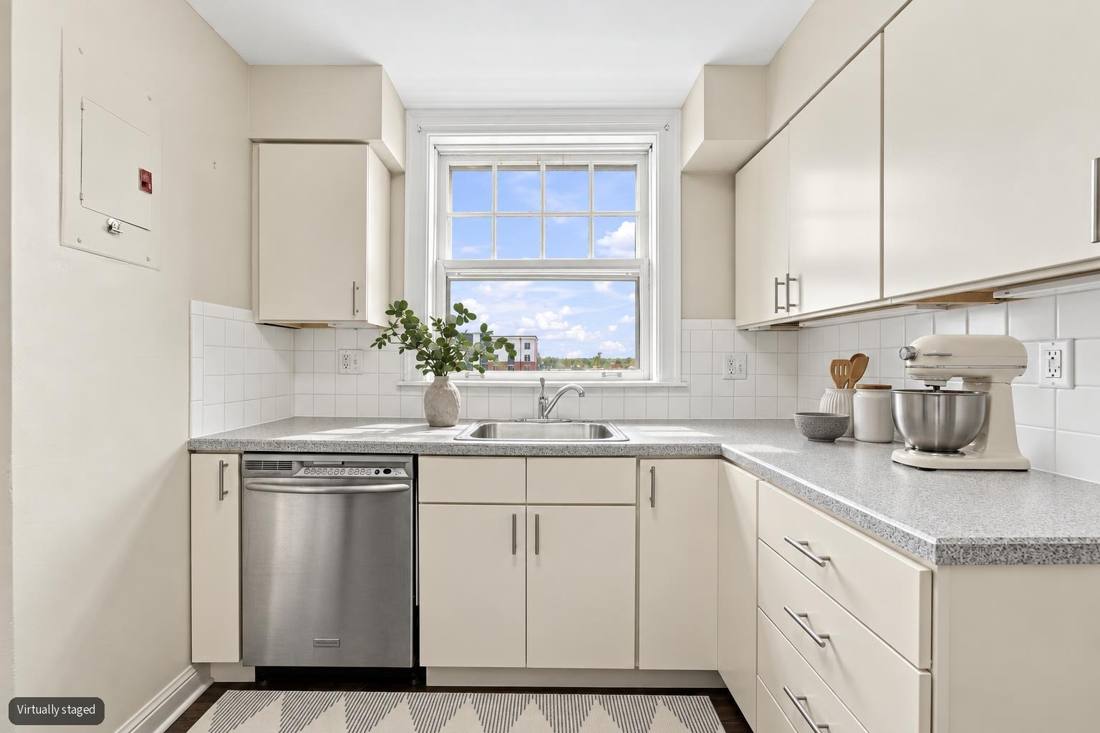 321 Belt Avenue, Unit 502 photo 33
