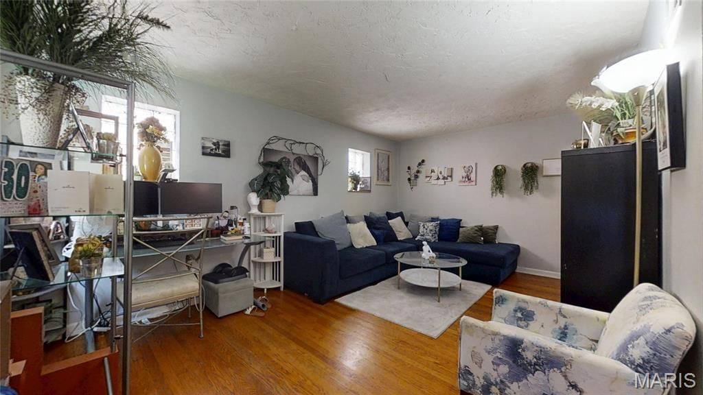 6835 Plymouth Avenue photo 4