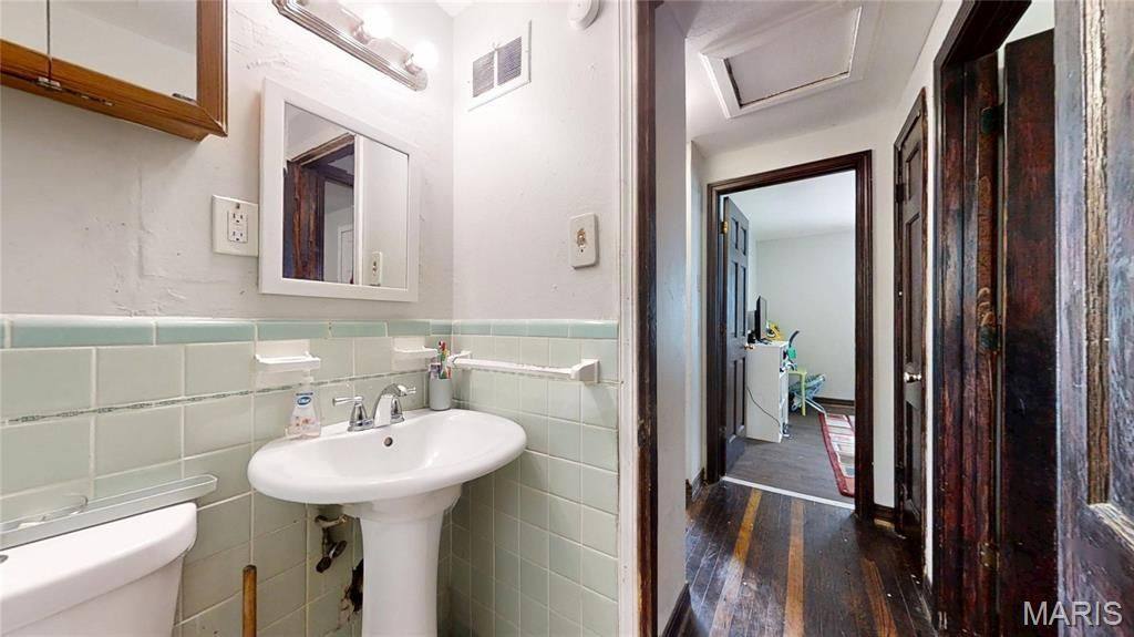 8007 Titus Road photo 34