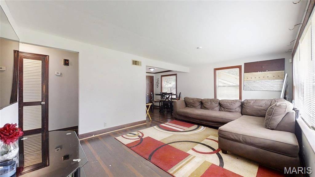 8007 Titus Road photo 6