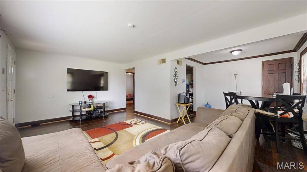 8007 Titus Road photo 9